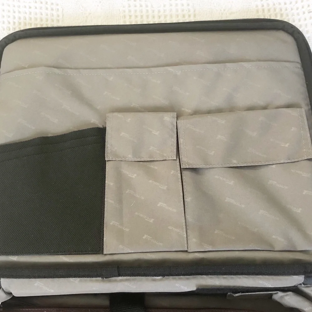 Targus 15.6” Traditional Notepac Padded Laptop Case Adjustable Carrying Strap ⬛️